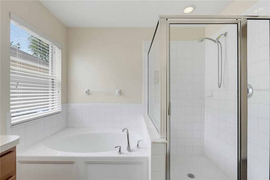 For Sale: $315,000 (4 beds, 3 baths, 1911 Square Feet)