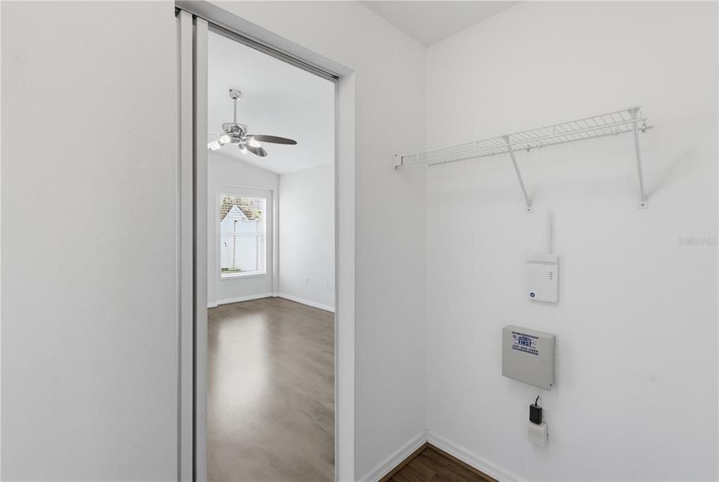 For Sale: $315,000 (4 beds, 3 baths, 1911 Square Feet)