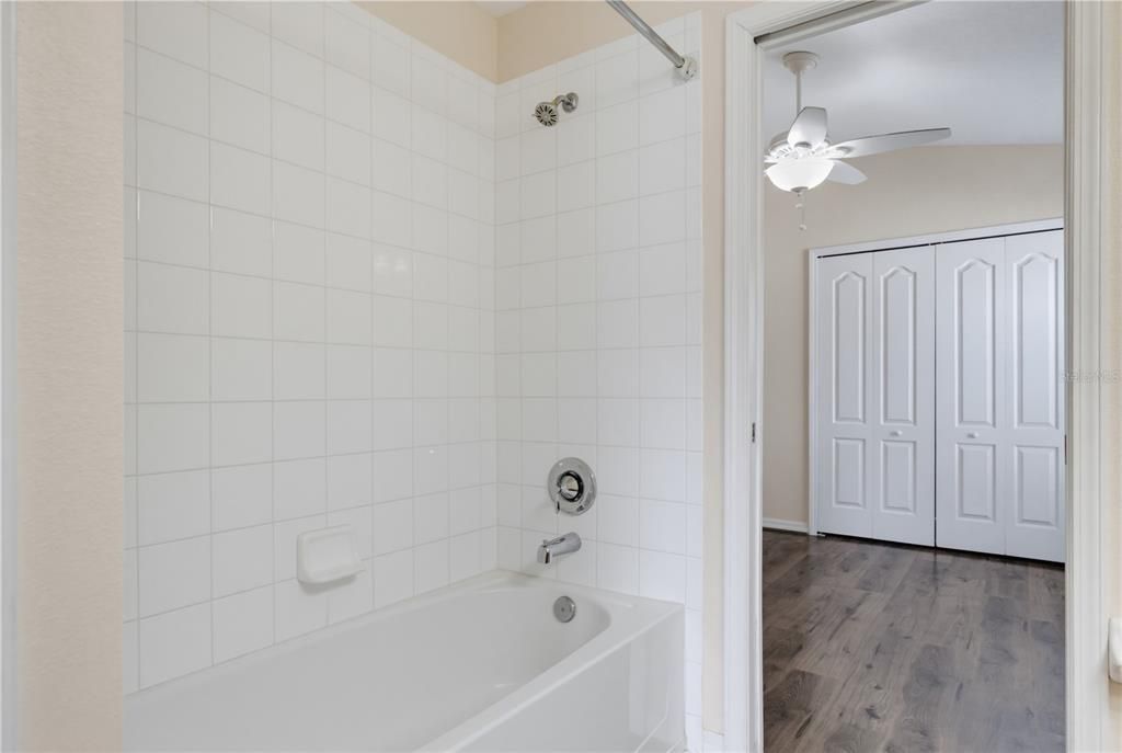 For Sale: $315,000 (4 beds, 3 baths, 1911 Square Feet)