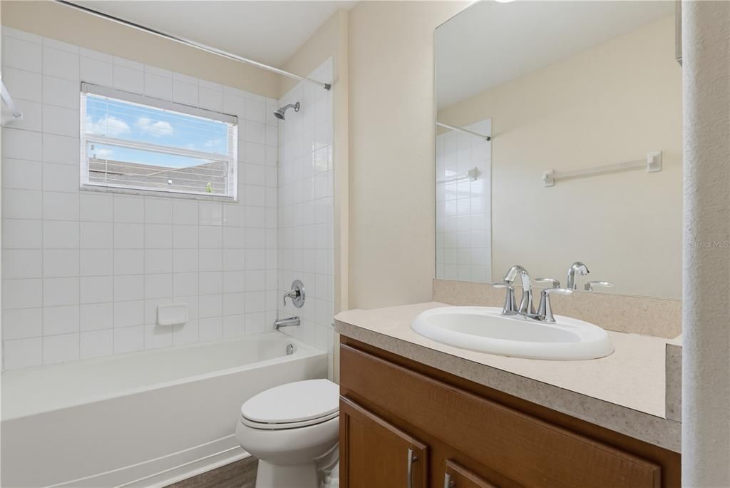 For Sale: $315,000 (4 beds, 3 baths, 1911 Square Feet)