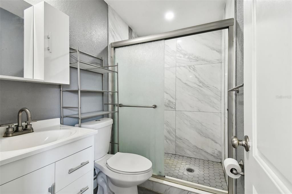 На продажу: $258,000 (3 спален, 2 ванн, 1404 Квадратных фут)