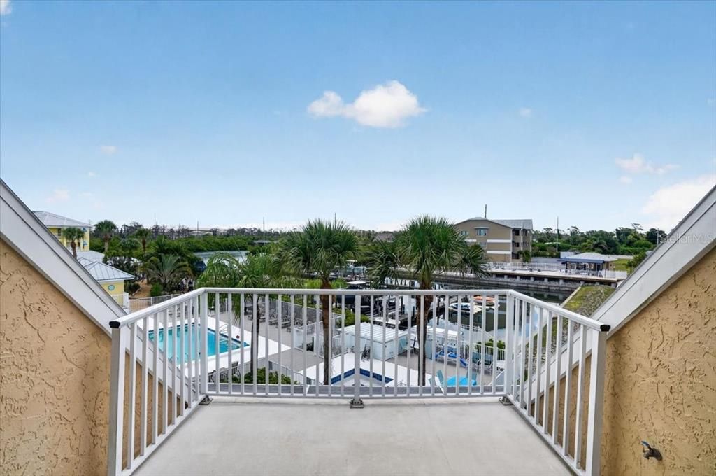 For Sale: $459,000 (3 beds, 2 baths, 1397 Square Feet)