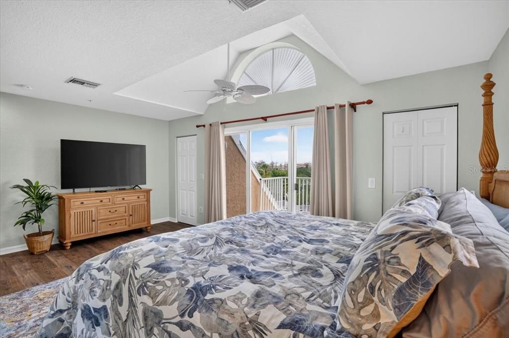 For Sale: $459,000 (3 beds, 2 baths, 1397 Square Feet)