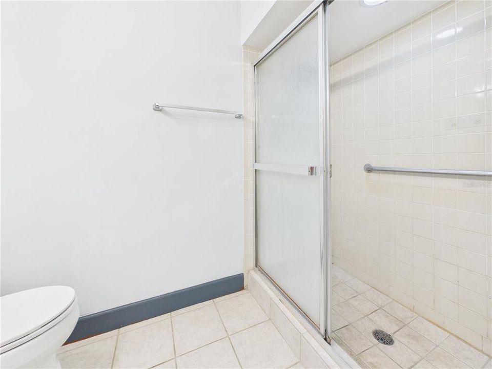 В аренду: $2,300 (2 спален, 2 ванн, 1460 Квадратных фут)