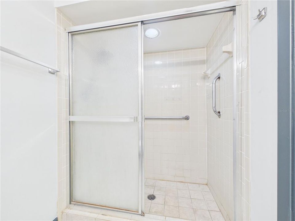 В аренду: $2,300 (2 спален, 2 ванн, 1460 Квадратных фут)