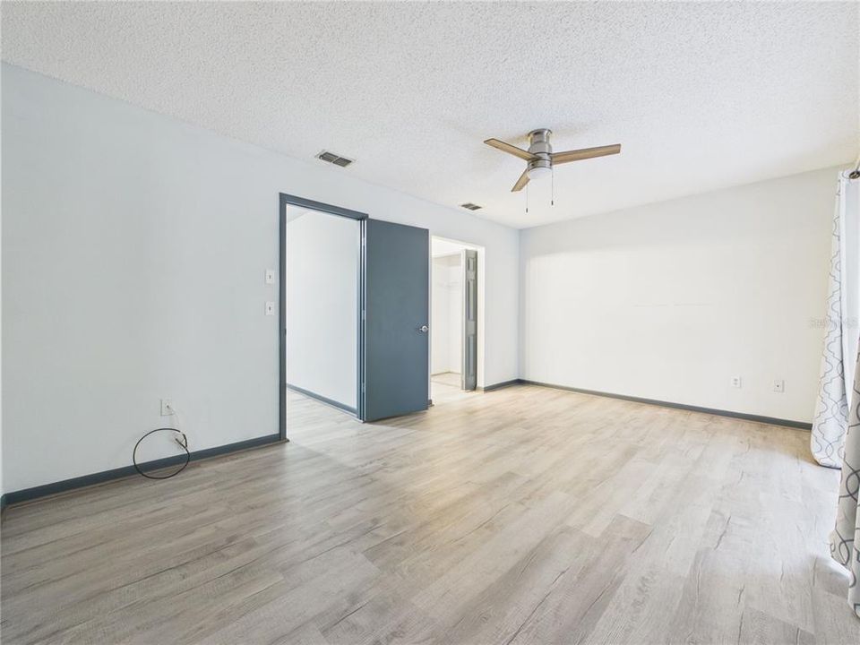 В аренду: $2,300 (2 спален, 2 ванн, 1460 Квадратных фут)