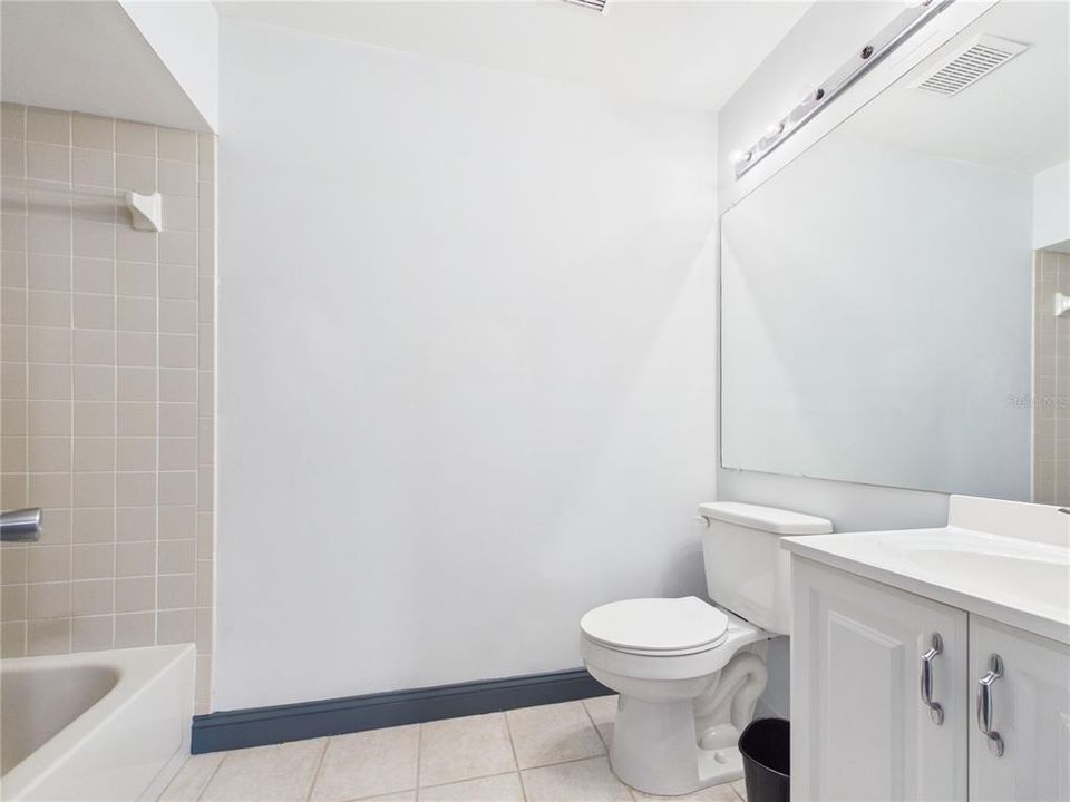 В аренду: $2,300 (2 спален, 2 ванн, 1460 Квадратных фут)