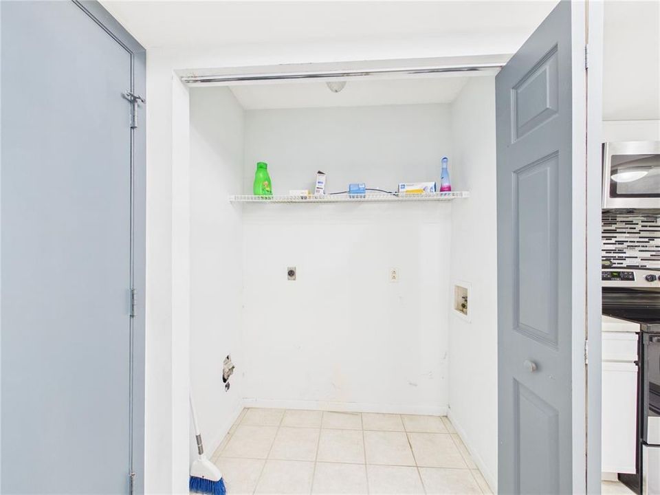 В аренду: $2,300 (2 спален, 2 ванн, 1460 Квадратных фут)
