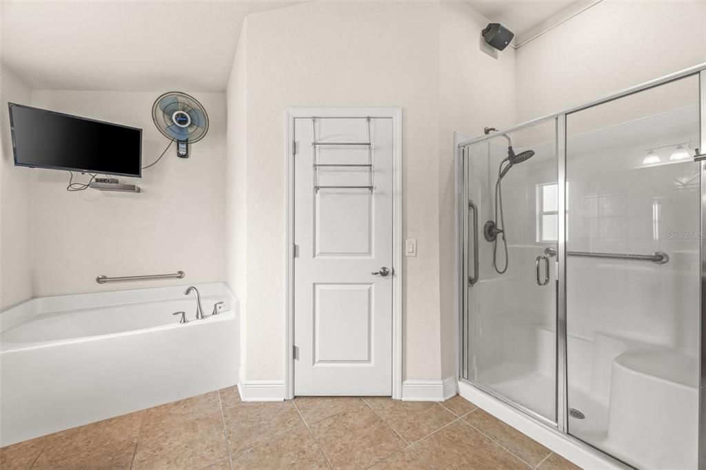 На продажу: $364,995 (3 спален, 2 ванн, 1507 Квадратных фут)