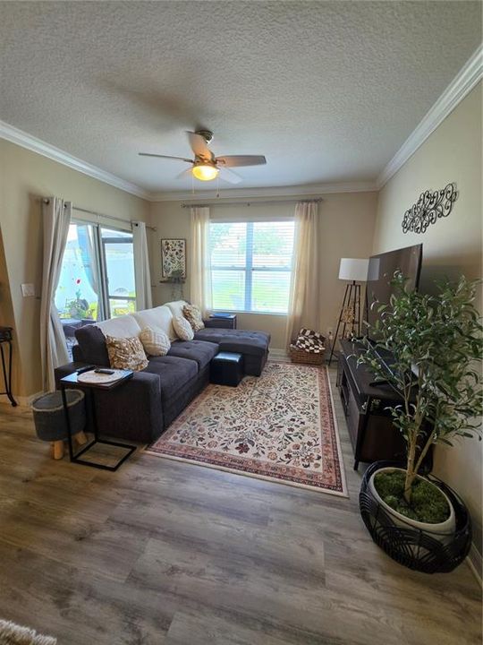 En Venta: $374,990 (3 camas, 2 baños, 1676 Pies cuadrados)