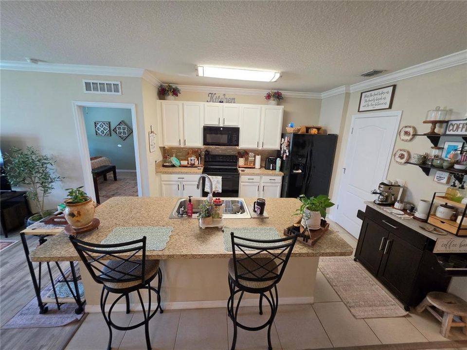 En Venta: $374,990 (3 camas, 2 baños, 1676 Pies cuadrados)