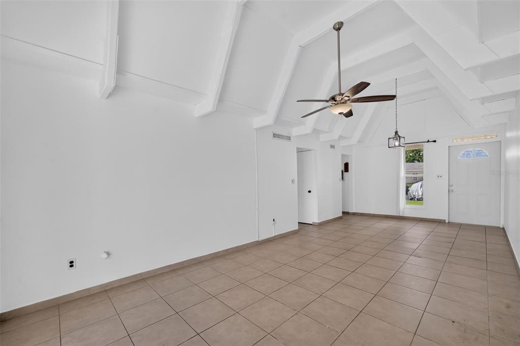 En Venta: $110,000 (1 camas, 1 baños, 648 Pies cuadrados)