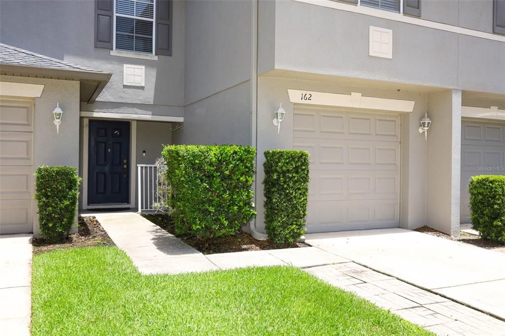For Sale: $299,900 (3 beds, 2 baths, 1468 Square Feet)
