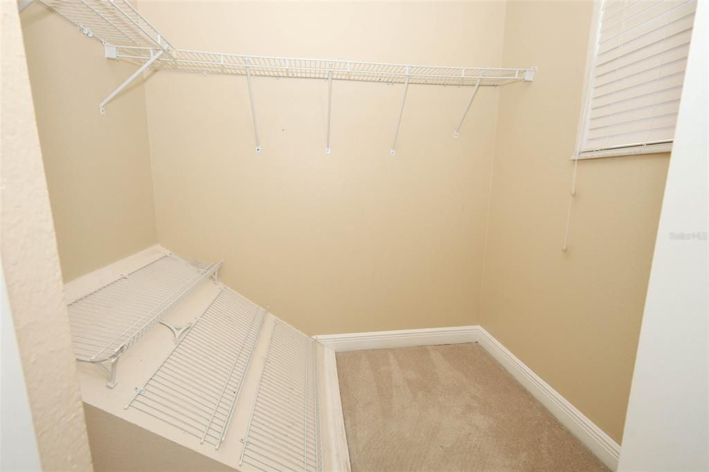 For Sale: $299,900 (3 beds, 2 baths, 1468 Square Feet)