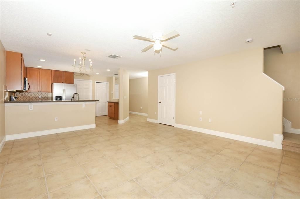 For Sale: $299,900 (3 beds, 2 baths, 1468 Square Feet)
