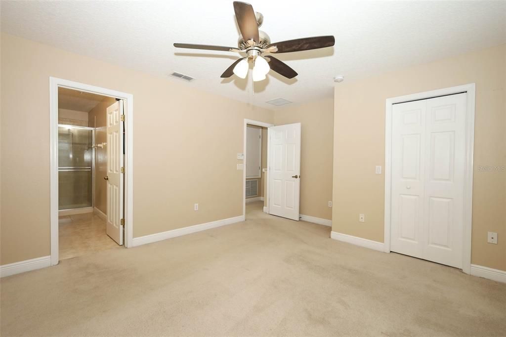 For Sale: $299,900 (3 beds, 2 baths, 1468 Square Feet)