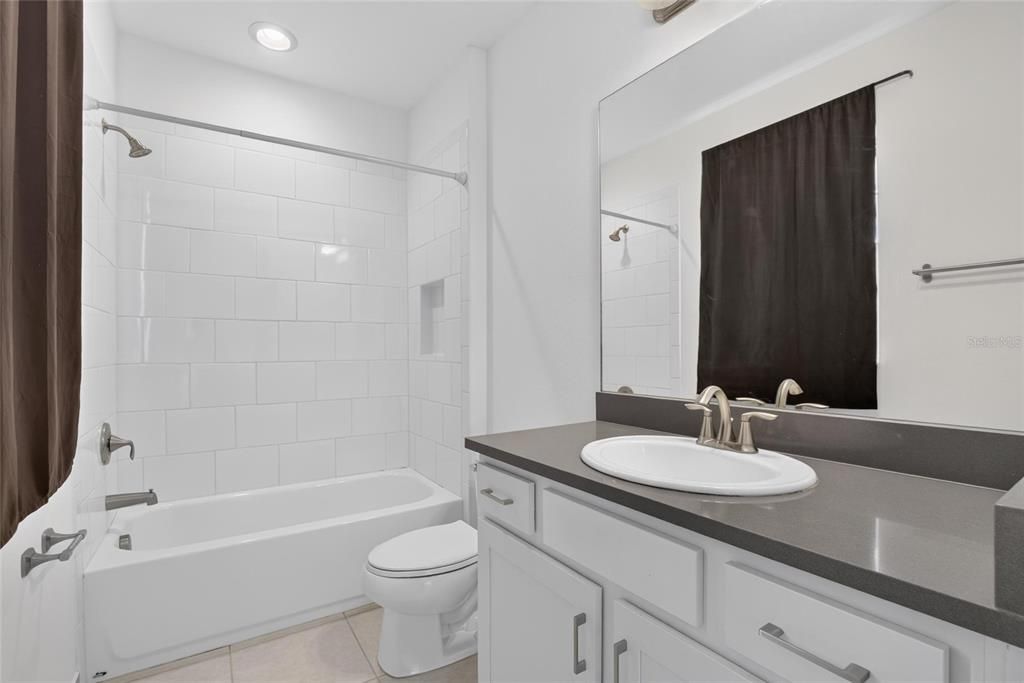 En Venta: $760,000 (5 camas, 4 baños, 3381 Pies cuadrados)