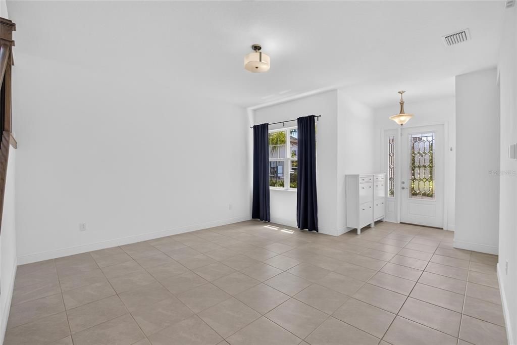 En Venta: $760,000 (5 camas, 4 baños, 3381 Pies cuadrados)