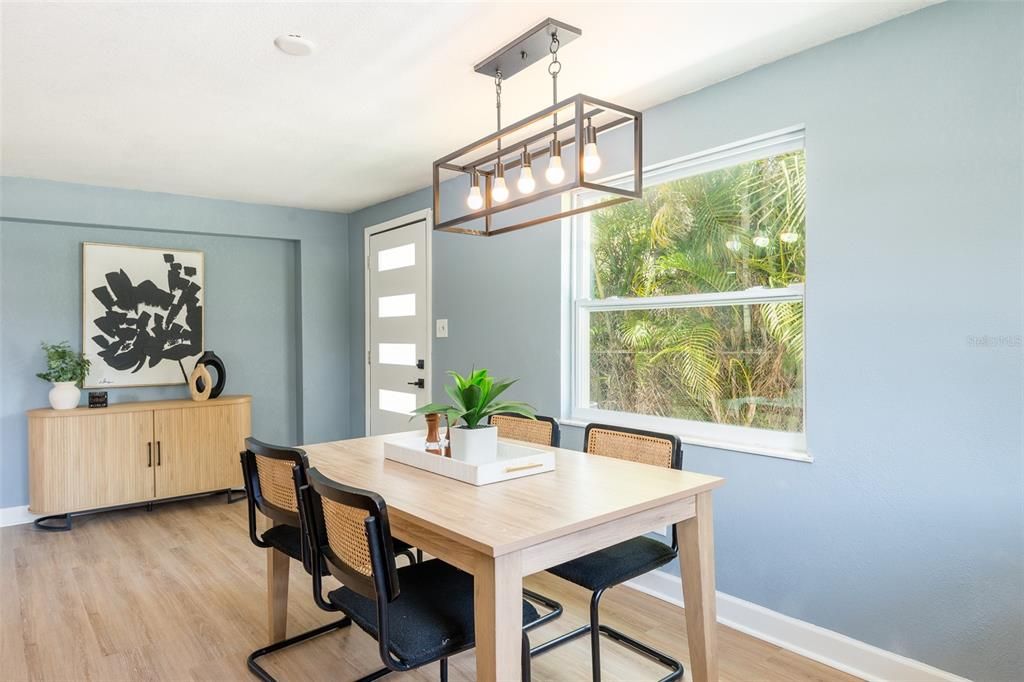 En Venta: $490,000 (4 camas, 3 baños, 1500 Pies cuadrados)