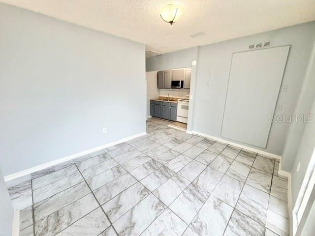 В аренду: $1,100 (1 спален, 1 ванн, 400 Квадратных фут)