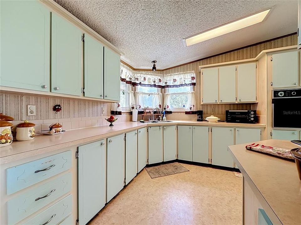 На продажу: $179,900 (2 спален, 2 ванн, 1430 Квадратных фут)