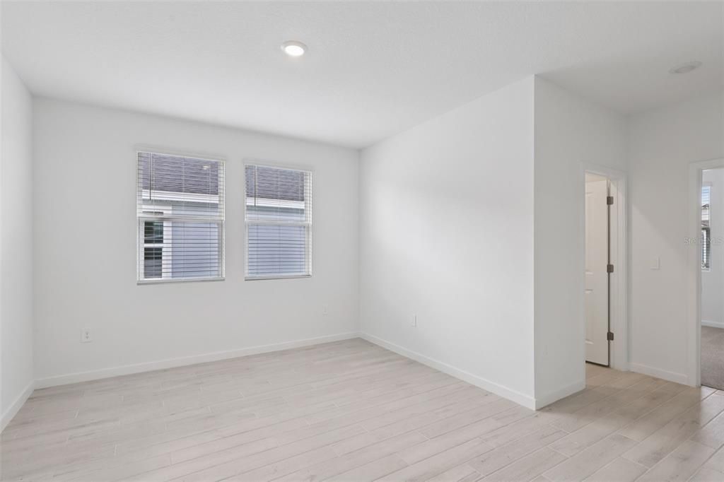 Active With Contract: $378,990 (4 beds, 3 baths, 2193 Square Feet)