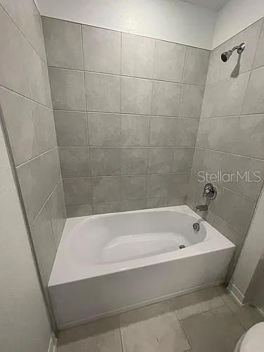 В аренду: $2,450 (4 спален, 2 ванн, 1931 Квадратных фут)