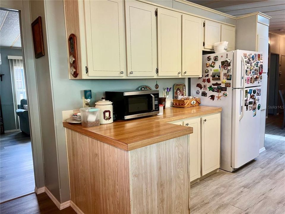 For Sale: $229,000 (2 beds, 2 baths, 1248 Square Feet)