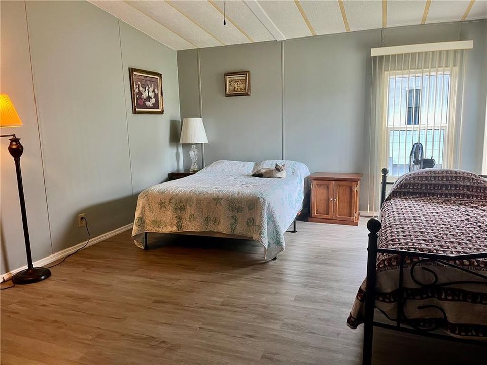 For Sale: $229,000 (2 beds, 2 baths, 1248 Square Feet)