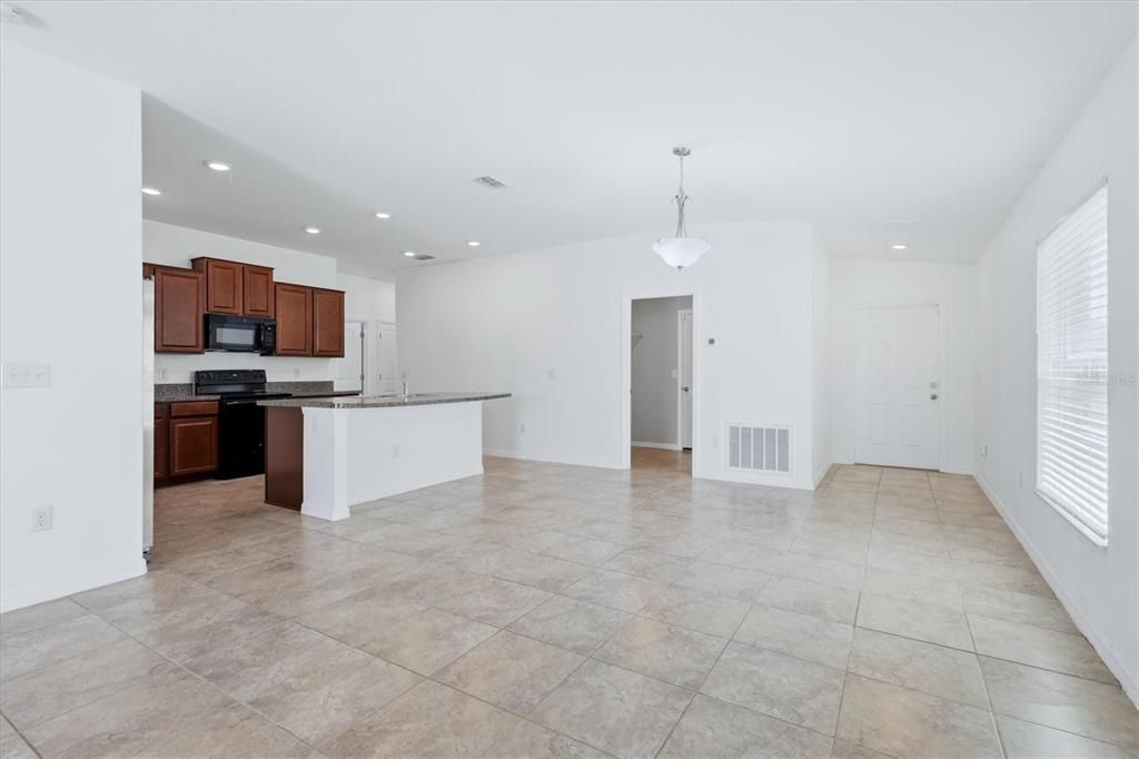 For Sale: $295,000 (4 beds, 2 baths, 1817 Square Feet)