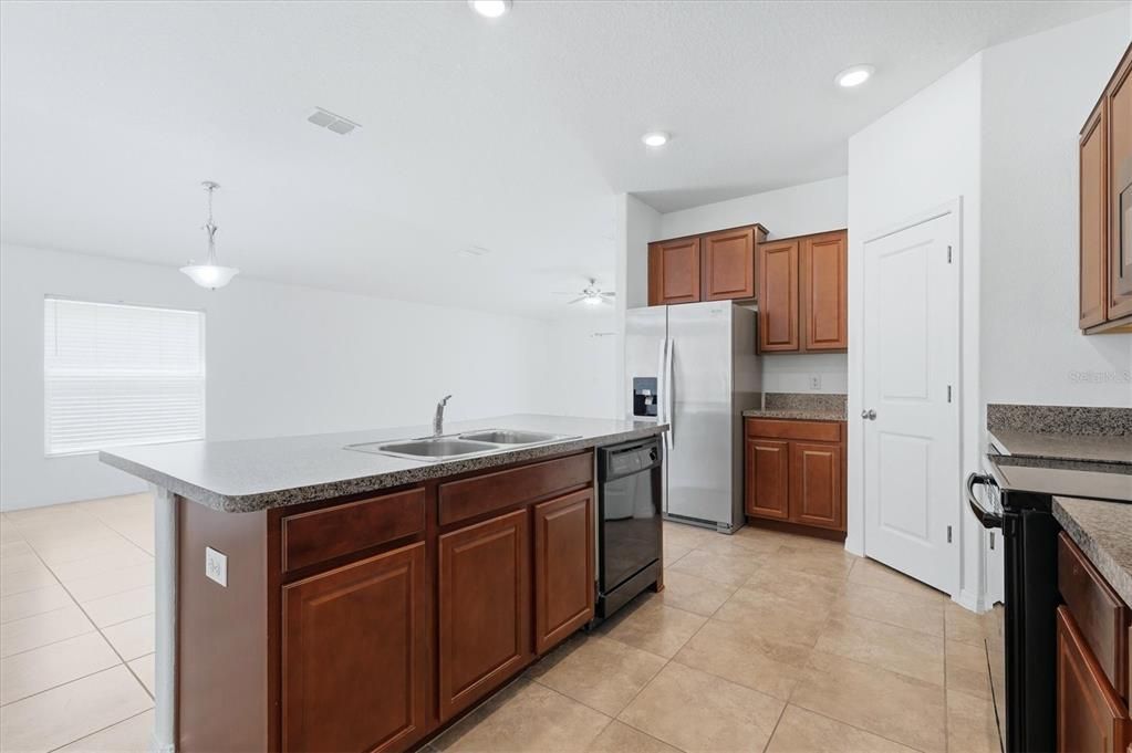 For Sale: $295,000 (4 beds, 2 baths, 1817 Square Feet)