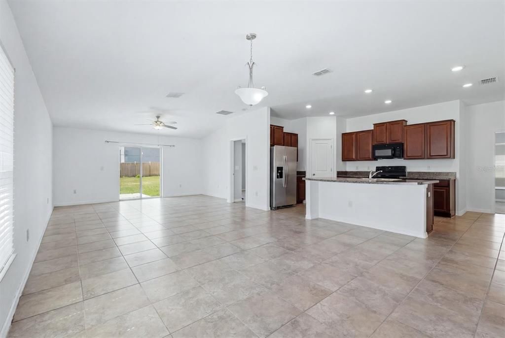 For Sale: $295,000 (4 beds, 2 baths, 1817 Square Feet)