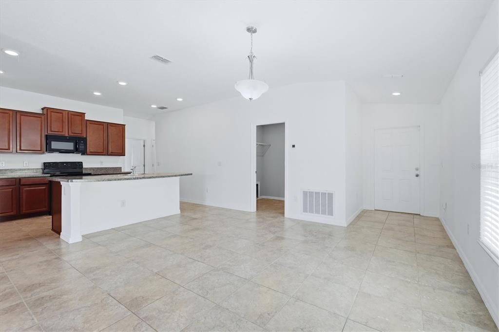 For Sale: $295,000 (4 beds, 2 baths, 1817 Square Feet)