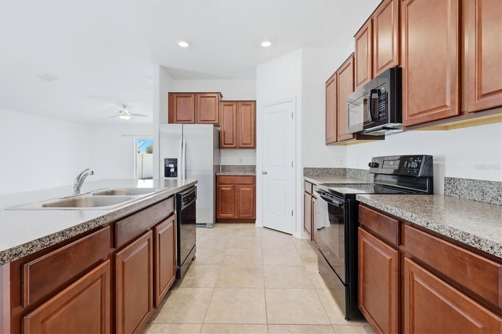 For Sale: $295,000 (4 beds, 2 baths, 1817 Square Feet)