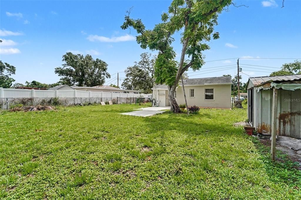 For Sale: $249,000 (2 beds, 1 baths, 696 Square Feet)