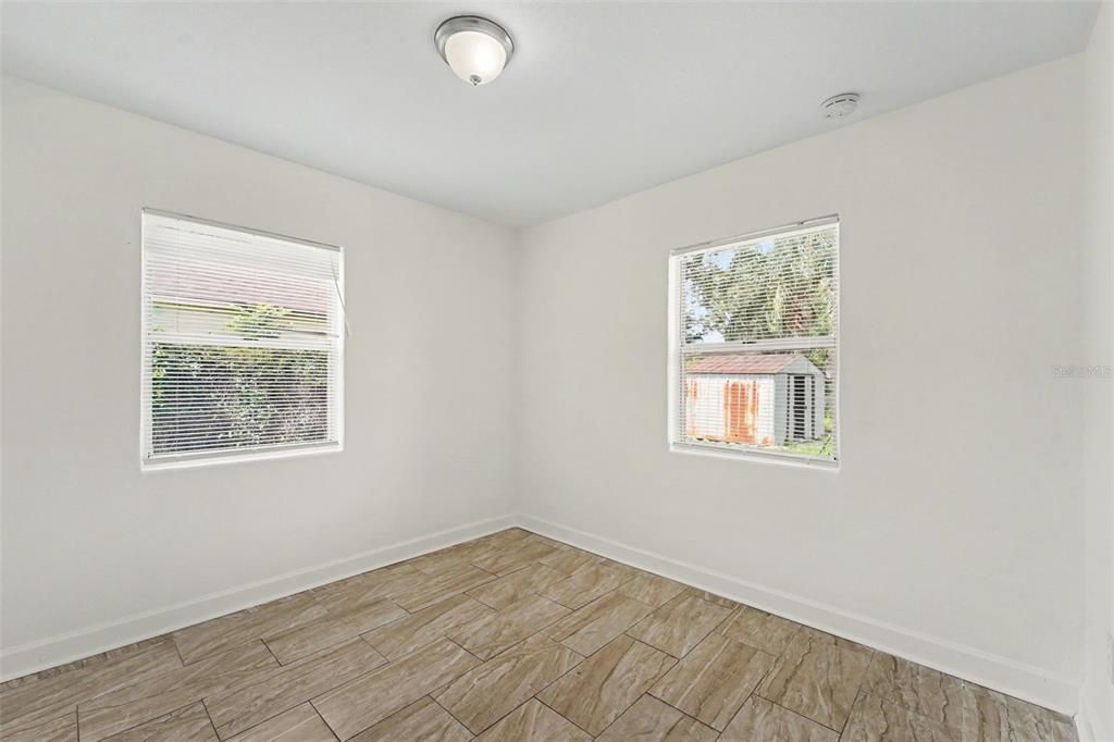 For Sale: $249,000 (2 beds, 1 baths, 696 Square Feet)