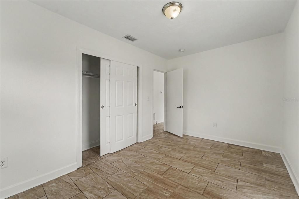 For Sale: $249,000 (2 beds, 1 baths, 696 Square Feet)