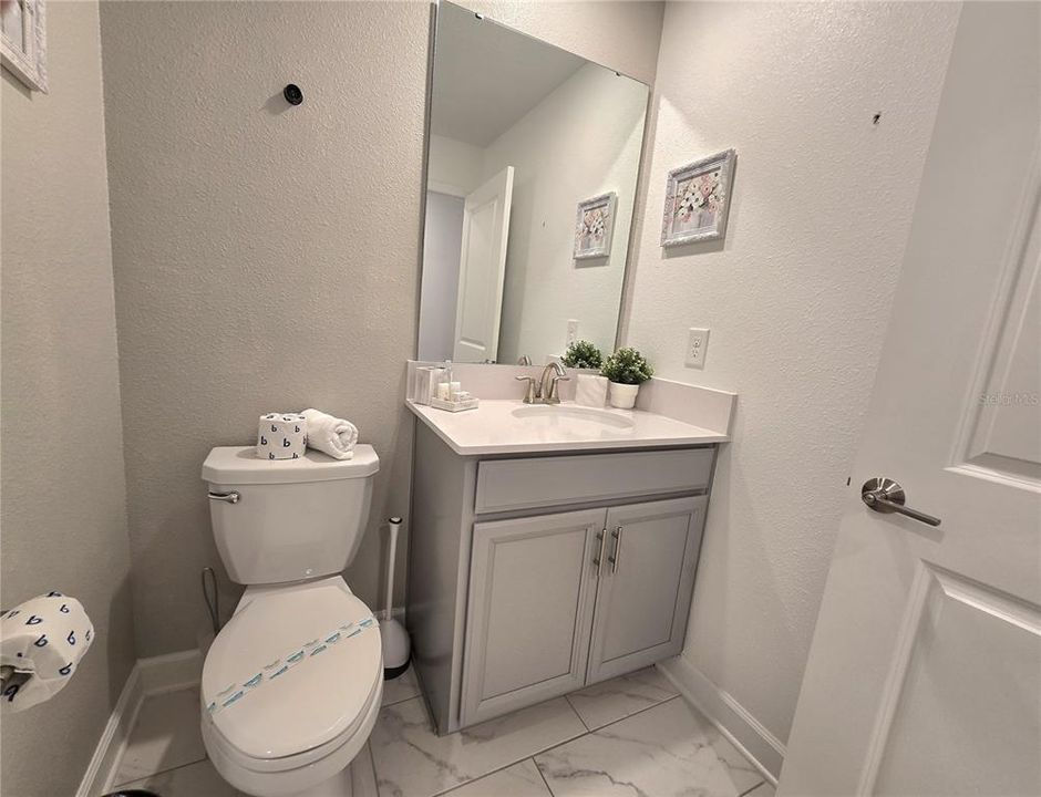 En Venta: $421,500 (5 camas, 4 baños, 2167 Pies cuadrados)