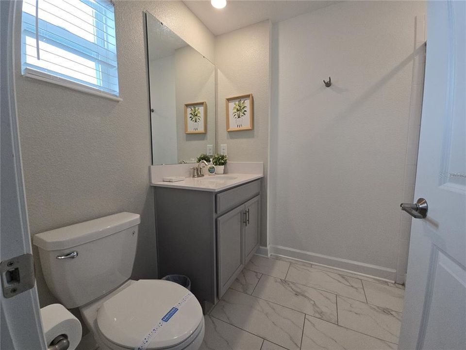 En Venta: $421,500 (5 camas, 4 baños, 2167 Pies cuadrados)