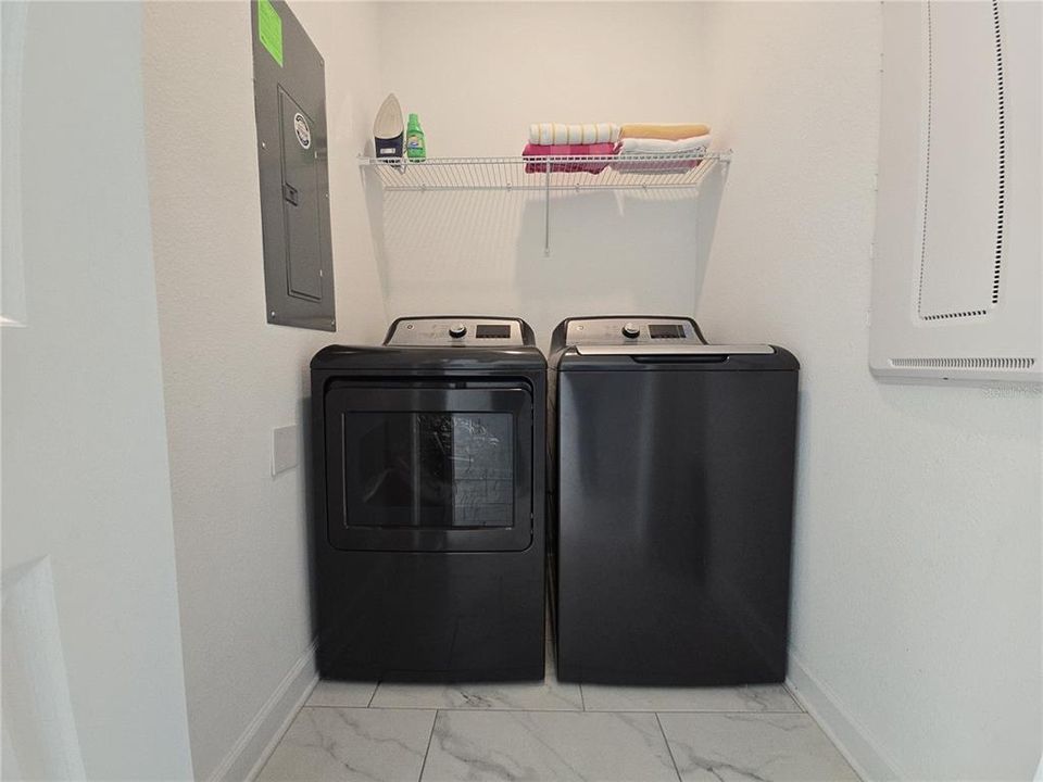 En Venta: $421,500 (5 camas, 4 baños, 2167 Pies cuadrados)