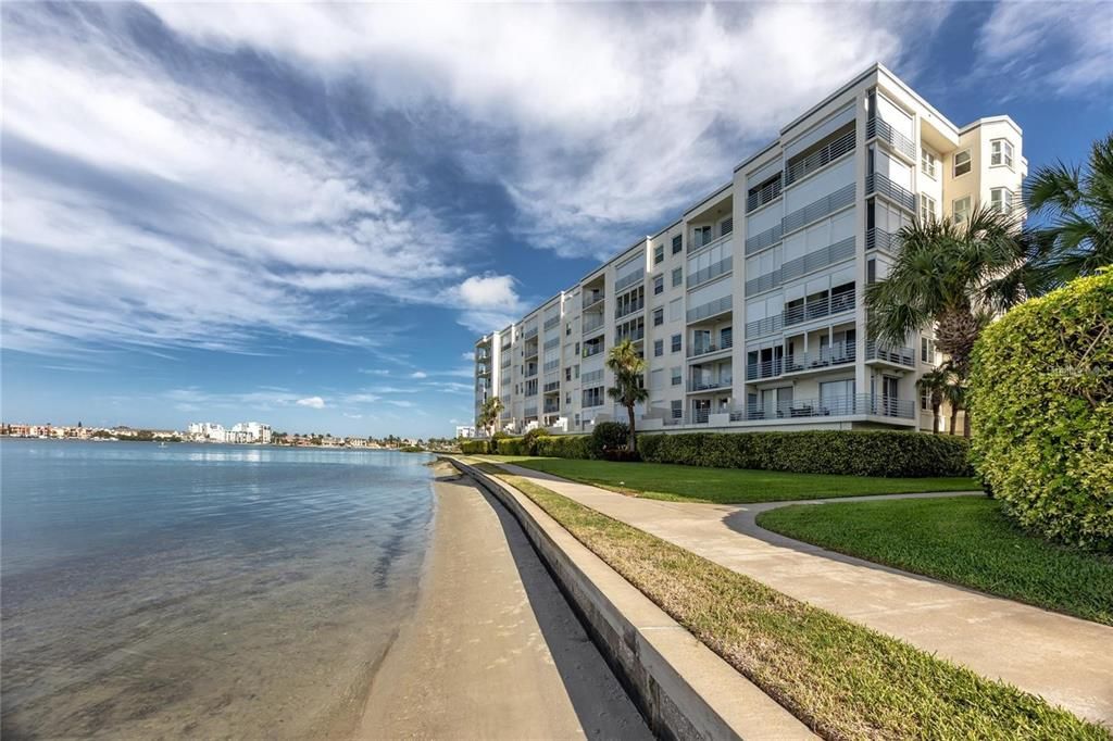 En Venta: $535,000 (2 camas, 2 baños, 1145 Pies cuadrados)