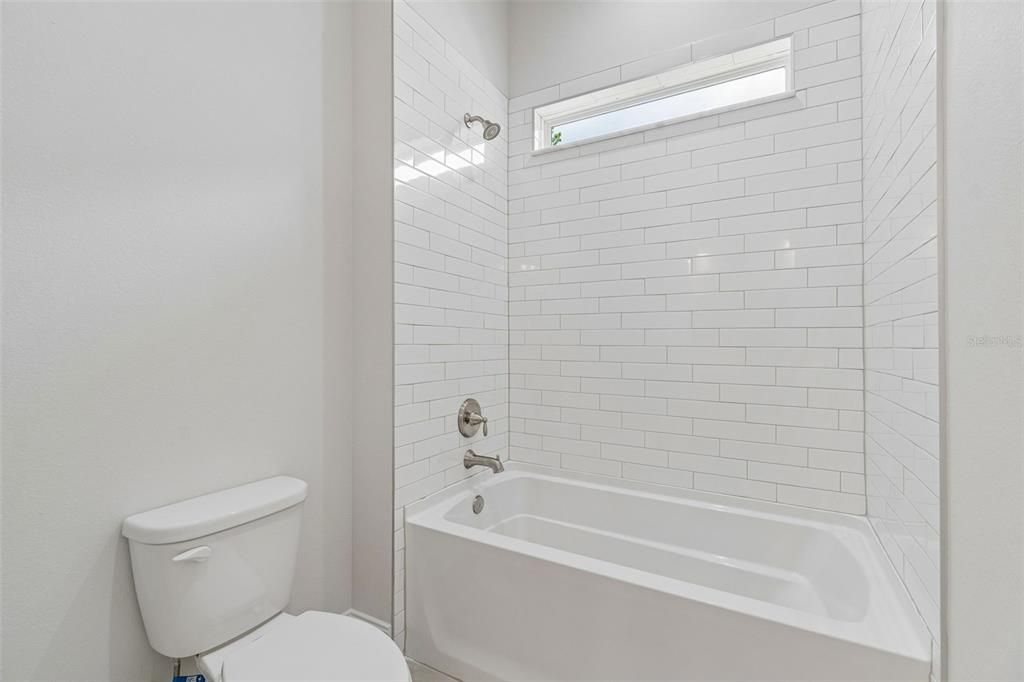 En Venta: $749,000 (3 camas, 3 baños, 3001 Pies cuadrados)
