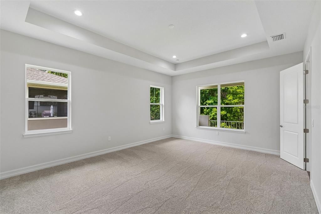 En Venta: $749,000 (3 camas, 3 baños, 3001 Pies cuadrados)