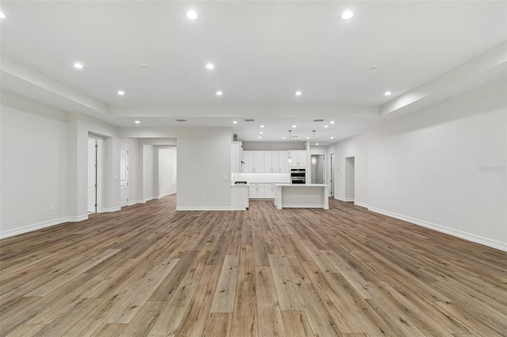 En Venta: $749,000 (3 camas, 3 baños, 3001 Pies cuadrados)