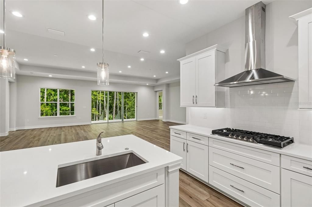 En Venta: $749,000 (3 camas, 3 baños, 3001 Pies cuadrados)