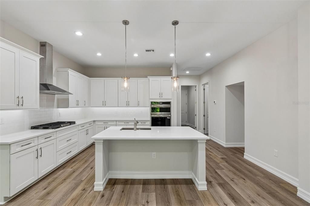 En Venta: $749,000 (3 camas, 3 baños, 3001 Pies cuadrados)