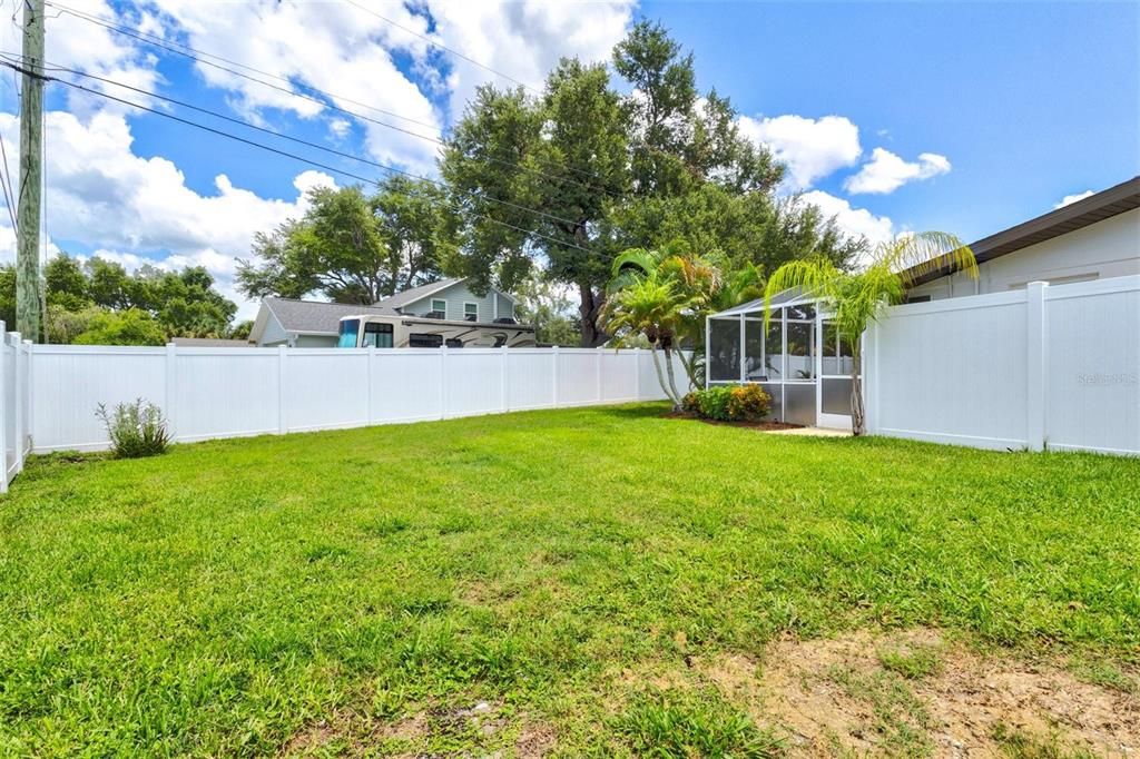 Activo con contrato: $325,000 (3 camas, 2 baños, 1591 Pies cuadrados)