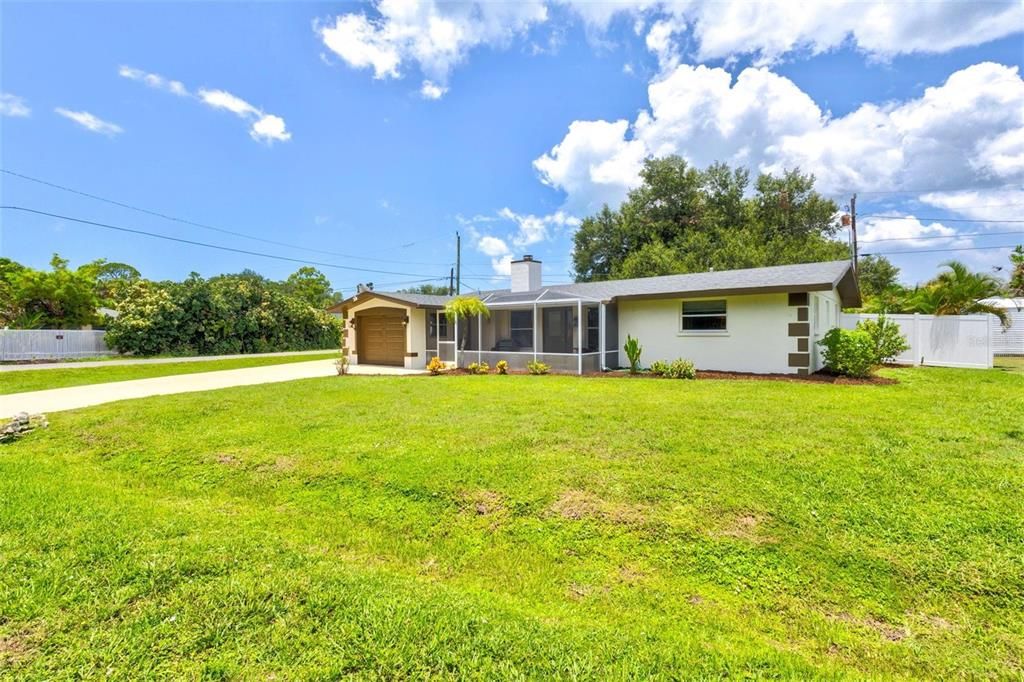 Activo con contrato: $325,000 (3 camas, 2 baños, 1591 Pies cuadrados)