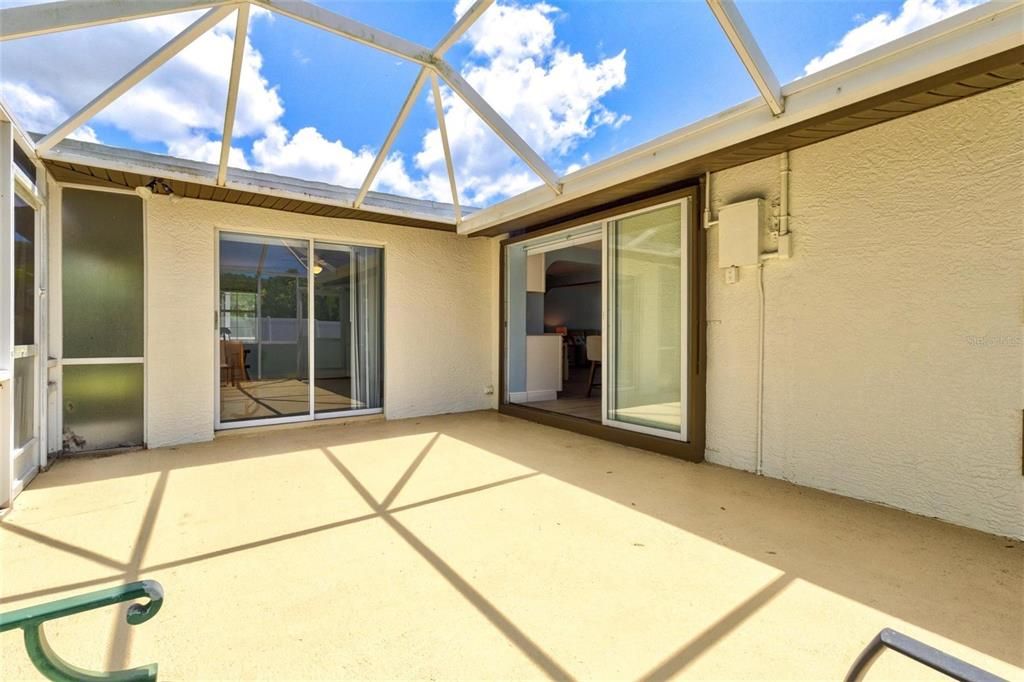 Activo con contrato: $325,000 (3 camas, 2 baños, 1591 Pies cuadrados)