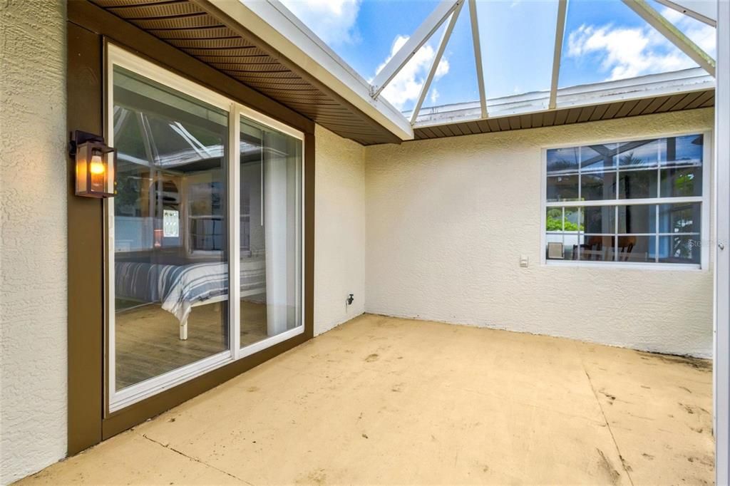 Activo con contrato: $325,000 (3 camas, 2 baños, 1591 Pies cuadrados)